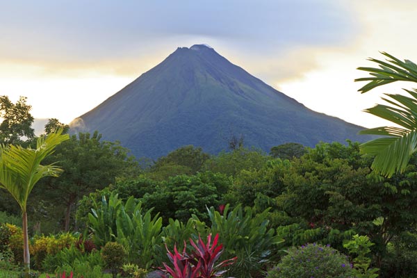 Costa Rica – Sloths, a Volcano and Some Coconuts